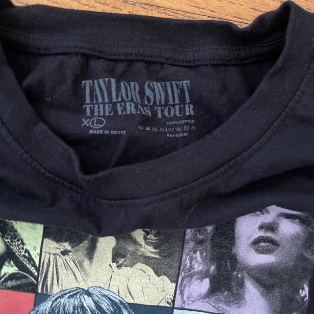 Taylor Swift - THE ERAS TOUR - BLACK T-SHIRT - Picture 4 of 8